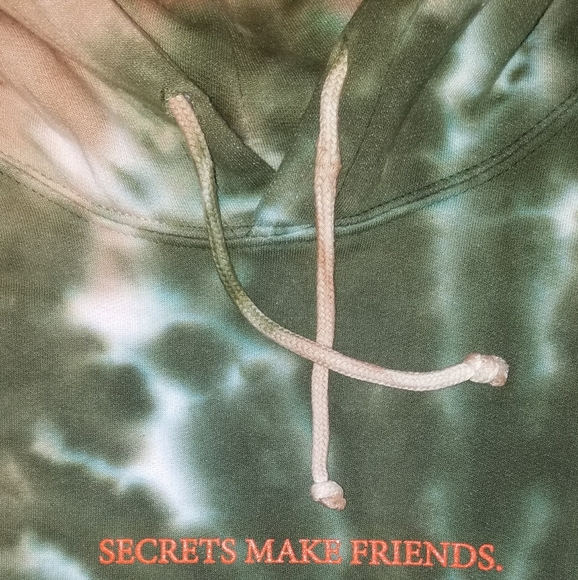NICE KICKS 'Secrets makes friends' Hoodie - Picture 4 of 4